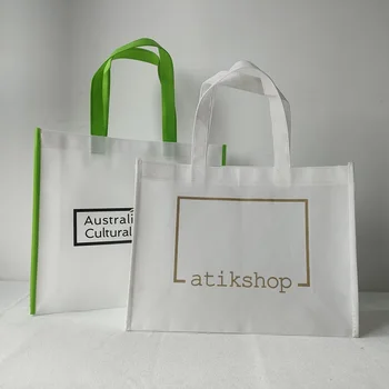 500 шт., индивидуальный логотип, бесплатная рекламная акция с печатью, дешевые нетканые сумки для одежды, подарочные сумки для покупок в супермаркете